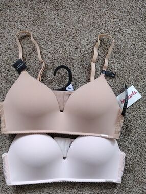 Tahari Wire Free Bra's